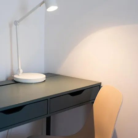 Apartament Amaro Ii - Sleek 2 Bedroom In Alcantara